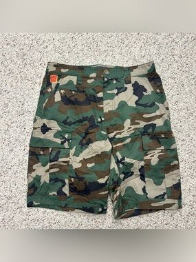 Empyre Men's Cargo Camouflage Shorts Size 30x9 Skater Grunge Loose Fit